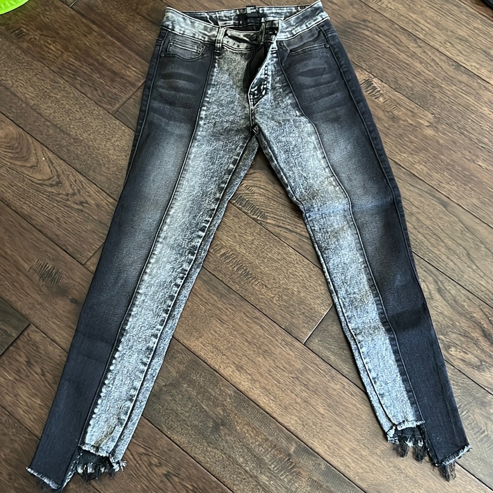 trendy jeans